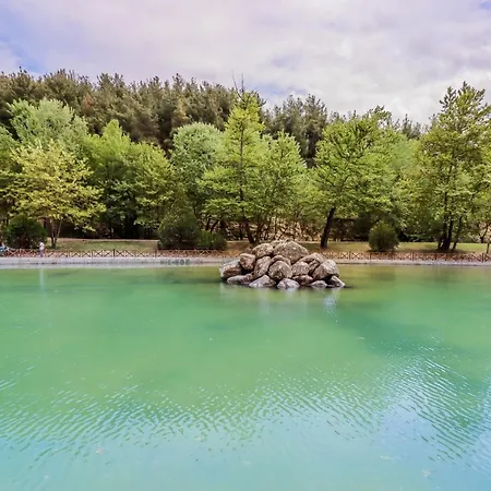 Acropolis With Parking Next To Center Apartman