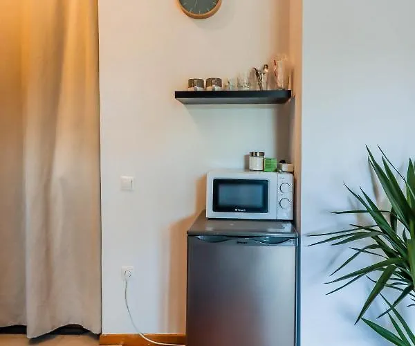 Acropolis With Parking Next To Center *