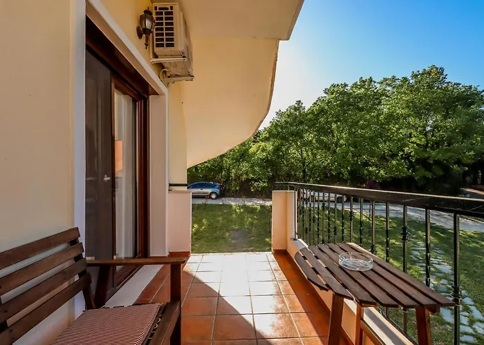 Acropolis With Parking Next To Center Apartamento